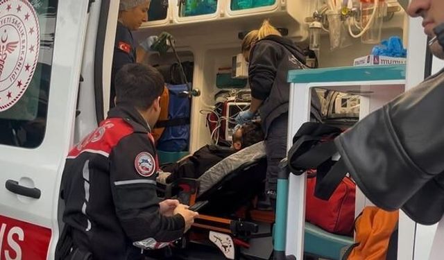 Bursa Kent Meydanı'nda Kız Meselesi Nedeniyle Çıkan Kavgada 1 Kişi Yaralandı
