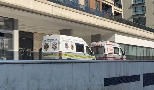 Büyükçekmece'de silahlı saldırı: 1 kişi yaşamını yitirdi, 2 kişi yaralandı