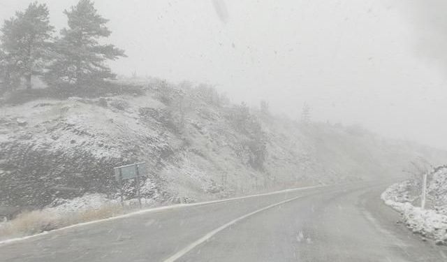 Çankırı'nın Yüksek Kesimlerine Mevsimin İlk Karı Düştü