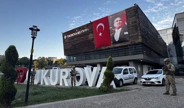 Çukurova Belediye Başkanı Emrah Kozay görevden uzaklaştırıldı