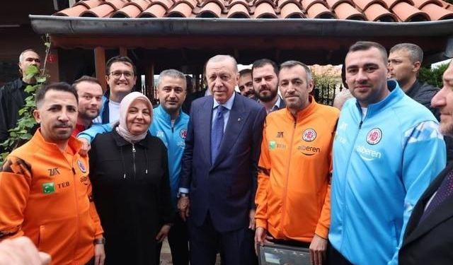 Cumhurbaşkanı Erdoğan, İstanbul Kastamonuspor yönetimini kabul etti