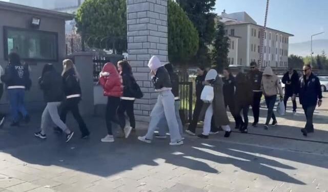 Düzce'de masaj salonlarına düzenlenen operasyonda 7 kişi gözaltına alındı