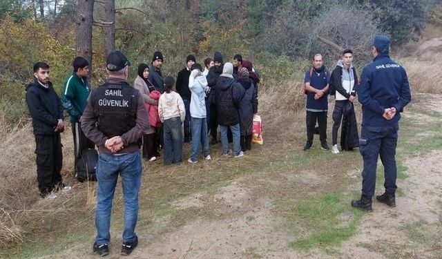Edirne Enez'de 18 kaçak göçmen yakalandı