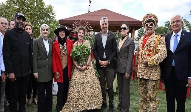 Edirne Meriç'te Alibeyköy Fıstık Hasadı Şenliği gerçekleştirildi
