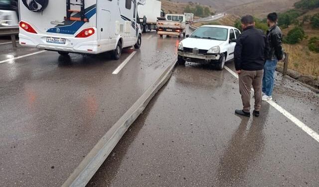 Erzurum Aşkale'de 4 Araçlı Zincirleme Kaza: Can Kaybı Yok