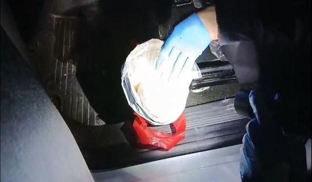 Eskişehir'de hafif ticari araçta 2 kilo metamfetamin ele geçirildi