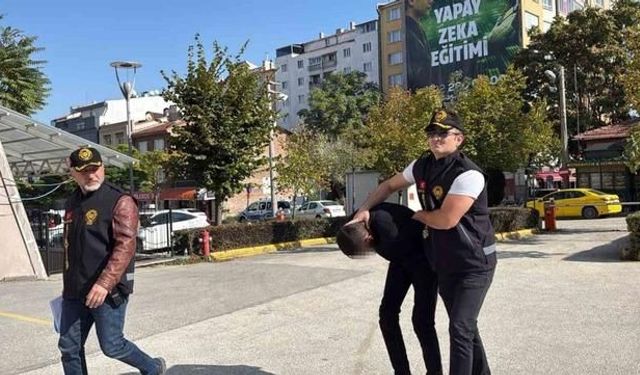 Eskişehir'de öğrenciye zorla tespih satan şüpheliye ev hapsi