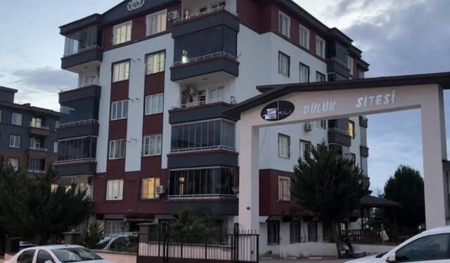 Gaziantep'te aile fertleri 2. kattan atladı: Anne hayatını kaybetti