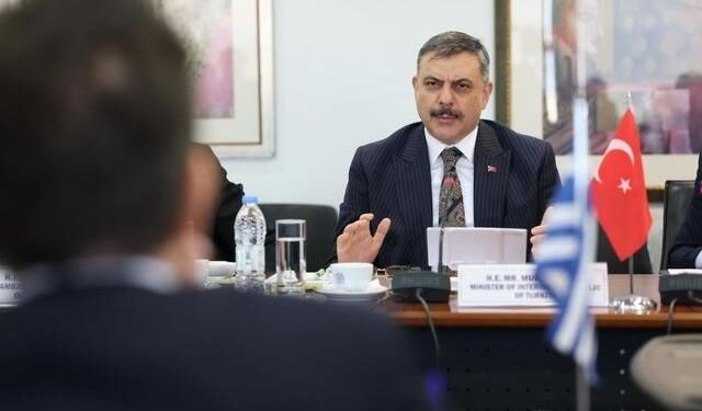 İçişleri Bakanı Çiftçi, Yunanistan'dan 60 kişinin iadesinin hızlandırılmasını talep etti