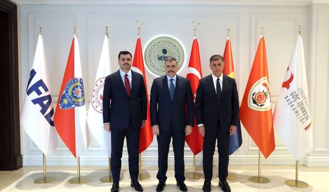 İçişleri Bakanı Mustafa Çiftçi, İzmir Büyükşehir Belediye Başkanı Cemil Tugay ile görüştü