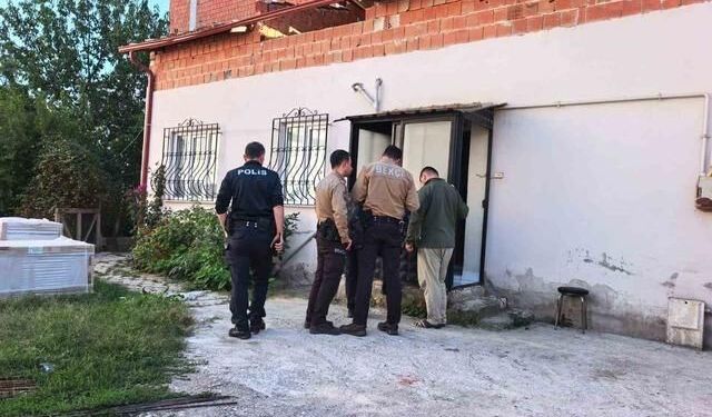 İnegöl'de 63 yaşındaki adam evinde ölü bulundu