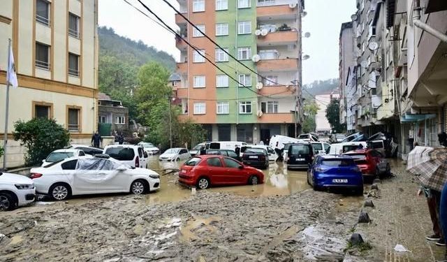 İstanbul Valisi Davut Gül: Sel felaketinde 3 kişi hayatını kaybetti, 5 kişi kayıp