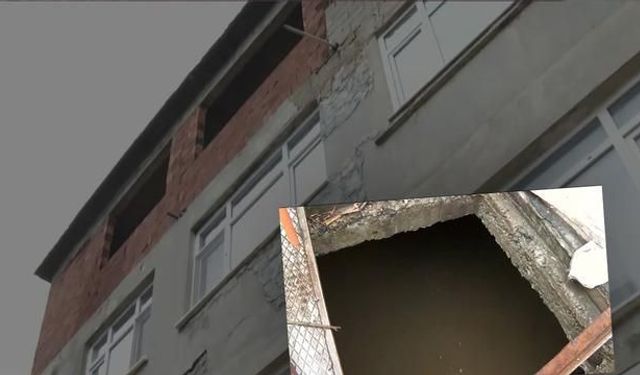 İstanbul'da Dereboyu Deresi'nin Üzerine Yapılan Binaların Altından Su Akıyor