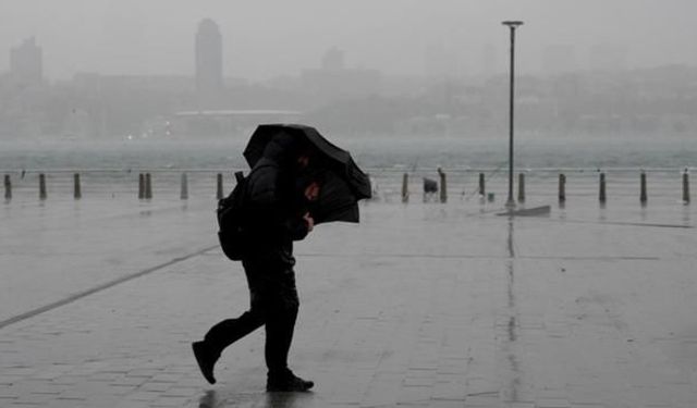 İstanbul'da fırtına ve sağanak yağış uyarısı: Saat verildi