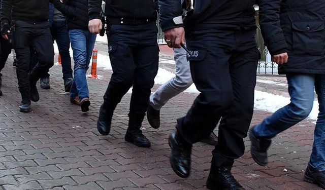 İstanbul'da kaçak tütün ticaretine yönelik operasyon: 12 kişi gözaltına alındı