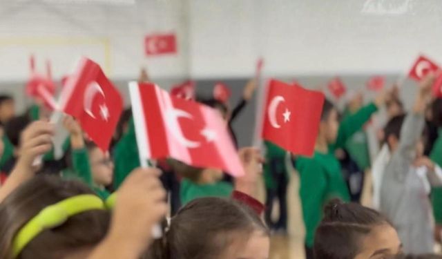 Kayseri'de İlkokul Öğrencilerinden Cumhuriyet'in Kuruluşunu Anlatan Klip