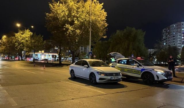 Kayseri'de yolun karşısına geçmeye çalışan üniversite öğrencisi otomobil çarpması sonucu ağır yaralandı