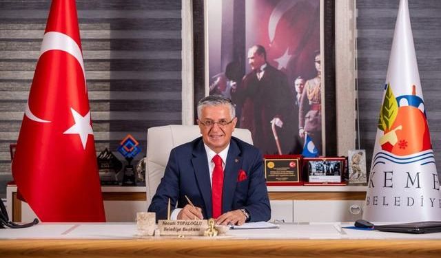 Kemer Belediye Başkanı Necati Topaloğlu CHP'den istifa etti