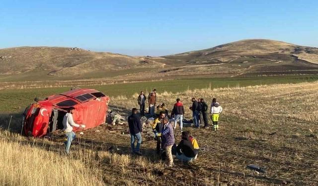 Konya Kulu'da İşçileri Taşıyan Minibüs Devrildi: 6 Kişi Yaralandı