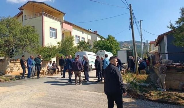 Konya'da trafik kazasında yaşamını yitiren aile toprağa verildi