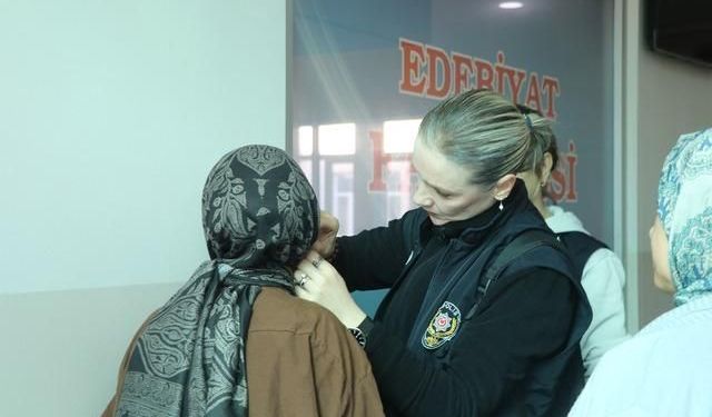 KPSS heyecanı adayların küpe takmayı unutmasına neden oldu