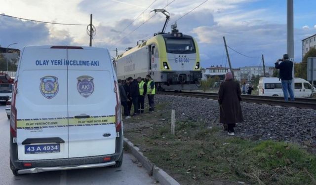 Kütahya'da hemzemin geçitte trenin çarptığı genç yaşamını yitirdi