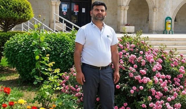 Mardin Derik'te devrilen tırın sürücüsü yaşamını yitirdi