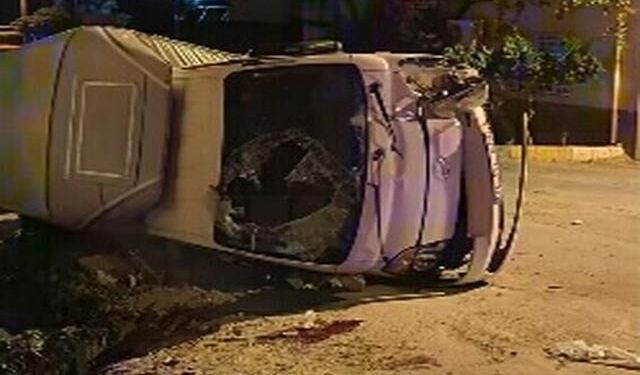 Nazilli'de kamyonet aydınlatma direğine çarptı: 1 kişi hayatını kaybetti, 1 kişi yaralandı