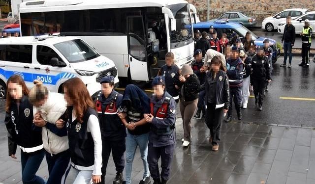 Nevşehir merkezli 9 ilde düzenlenen fuhuş operasyonunda 11 kişi tutuklandı