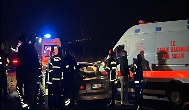 Nevşehir'de TIR'a çarpan otomobilde 2 kişi hayatını kaybetti
