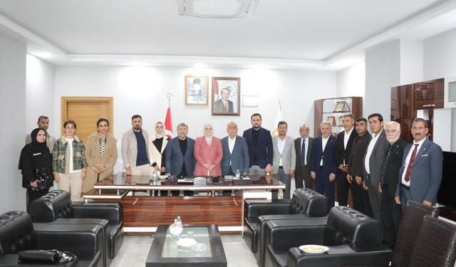 Palu'da 5 belediye meclis üyesi AK Parti'ye katıldı