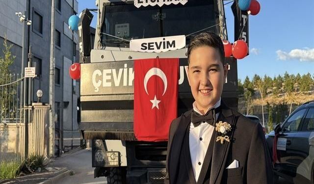 Şehit polis Ali Sevim'in oğlu Eyüphan'a TOMA'lı sünnet konvoyu