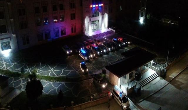 Siirt merkezli 8 ilde yasa dışı bahis operasyonunda 22 kişi gözaltına alındı