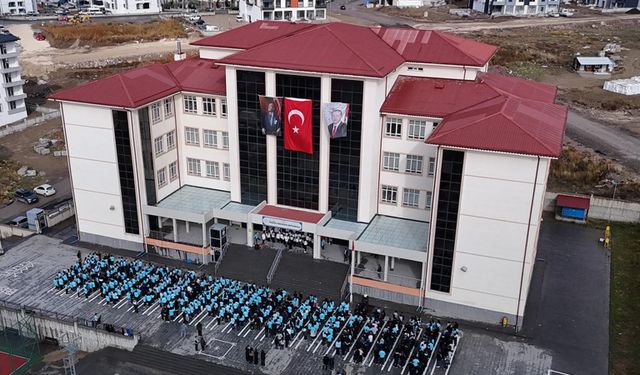 Sivas'ta 850 öğrenciyle Cumhuriyet Bayramı coşkusu
