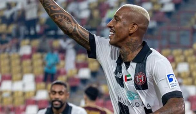 Talisca Al Jazira formasıyla ilk golünü Khor Fakkan karşısında attı