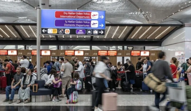 Türkiye'de havalimanlarında yolcu sayısı nüfusun iki katını aştı
