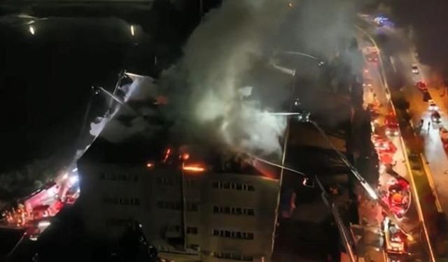 Tuzla'da Ayakkabı Üretim Tesisinde Yangın Çıktı