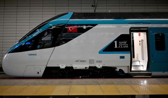 Ulaştırma Bakanı Uraloğlu, milli hızlı trende 250 km hıza ulaşıldığını açıkladı