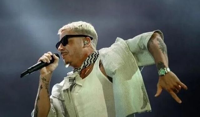 Zach Bryan, Macklemore'un sahne almadığı Gillette Stadyumu'nda 'Özgür Filistin' tişörtüyle sahneye çıktı
