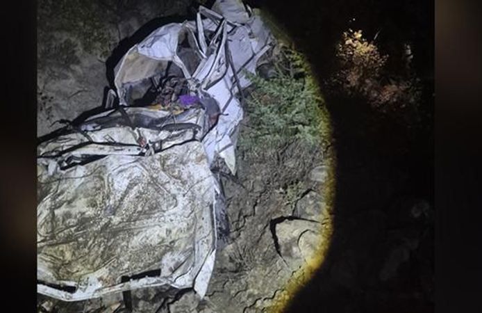 Çankırı'da uçuruma yuvarlanan araçta 4 kişi yaşamını yitirdi, 1 kişi yaralandı
