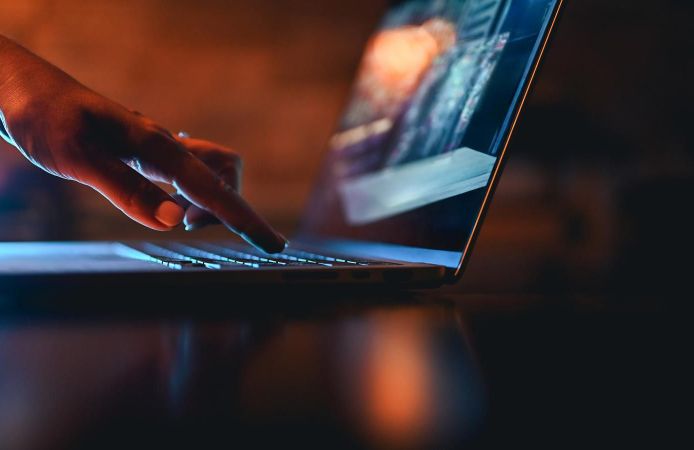 Çinli Araştırmacılar Tek Fiberde 3,2 Petabit Veri Hızıyla Rekor Kırdı