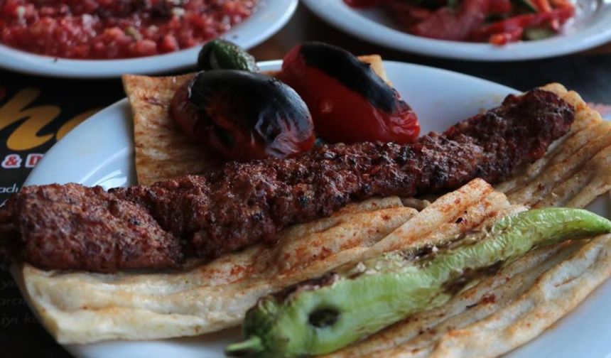 Kebap konusunda meydan okuyanlara Adanalılar resti çekti