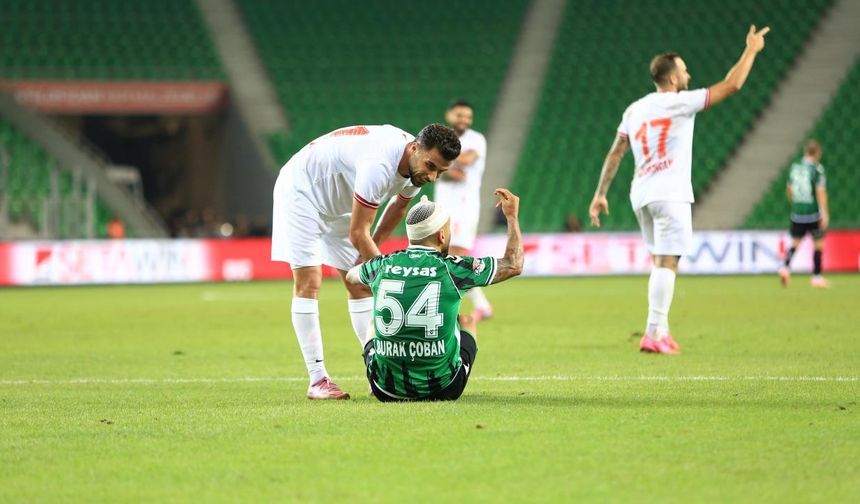 Sakarya evinde dağıldı, neye uğradıklarını şaşırdılar: 5 gol var
