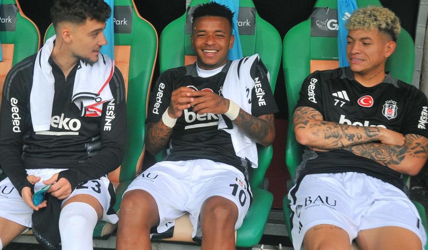 Beşiktaş'ın eski yıldızı Jhon Duran'ı kutladı: 'Makine'