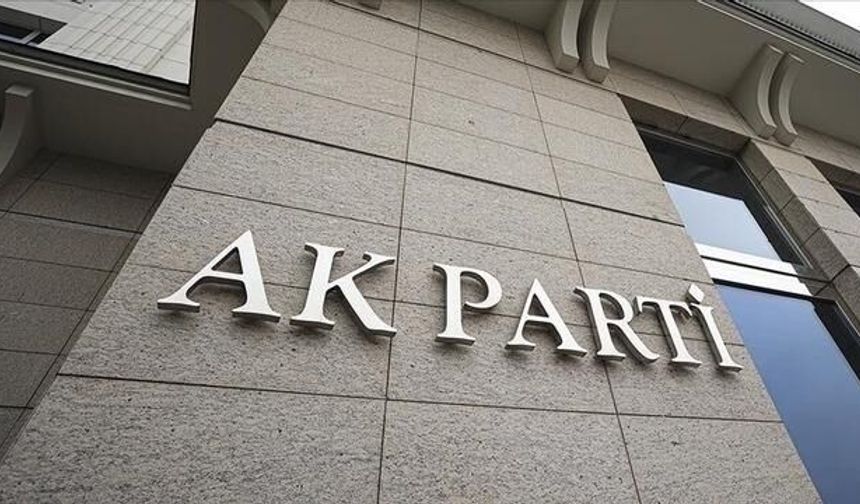 4 Belediye Başkanı AK Parti'ye Katılıyor, Rozetleri Erdoğan Takacak