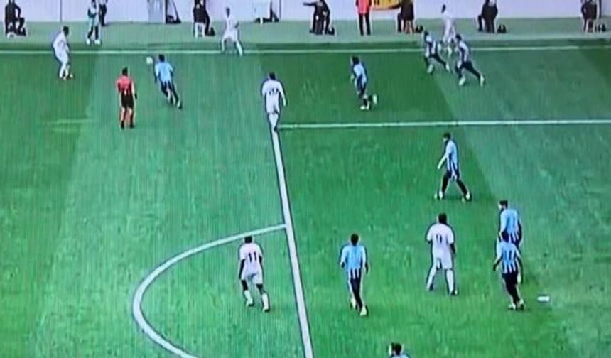 Adana Demirspor - Manisa FK maçında tartışmalı ofsayt kararı