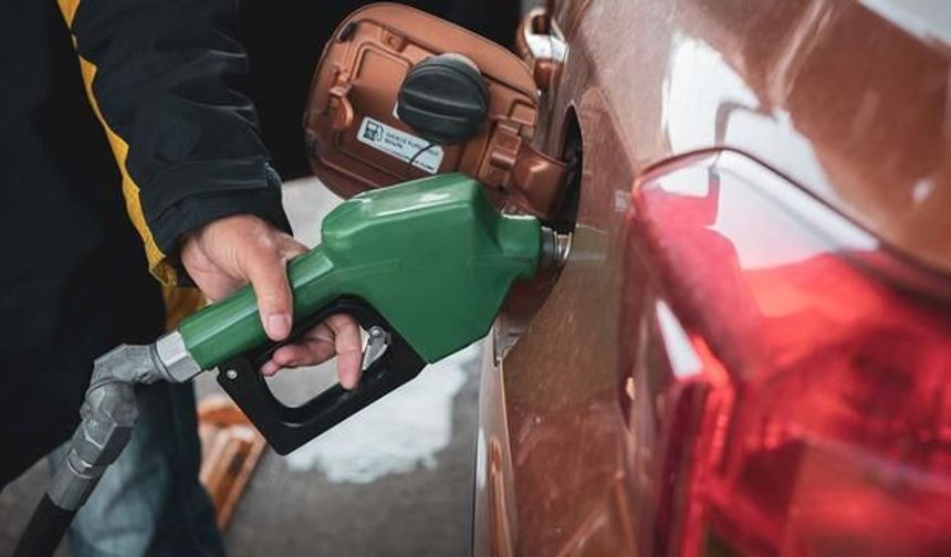 Akaryakıtta Yeni Zam Beklentisi: Motorin ve Benzine Salı Günü Zam Geliyor