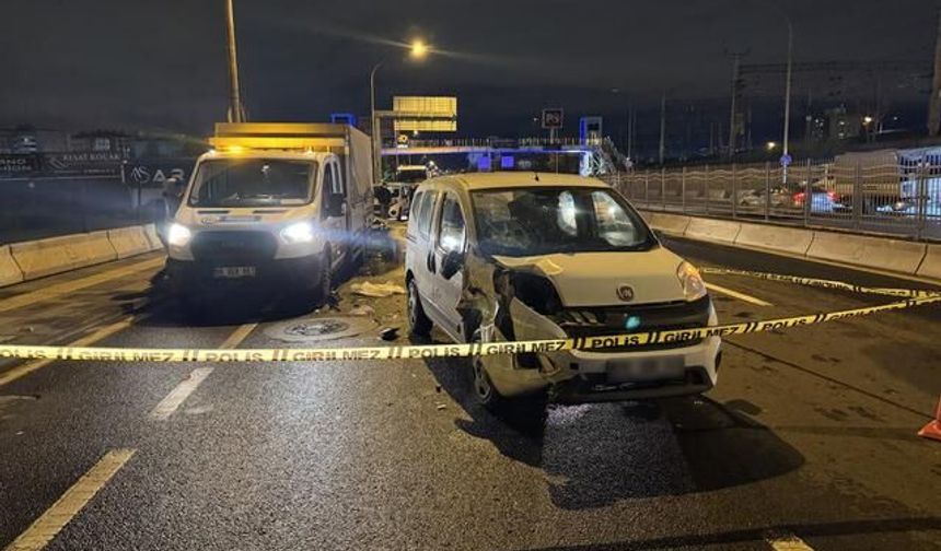 Ankara Çankaya'da Hafif Ticari Araç ile Motosiklet Çarpıştı: 1 Kişi Ağır Yaralandı