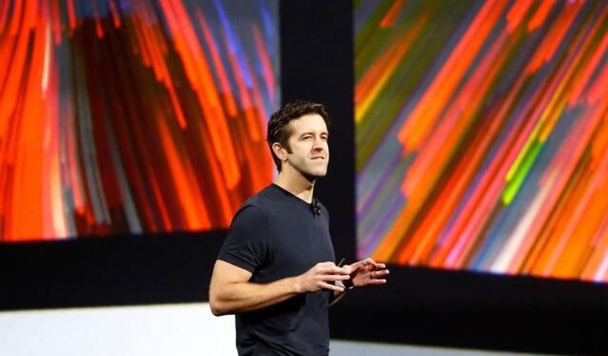 Apple'ın Yeni CEO'su John Ternus'un LinkedIn Profili Dikkat Çekti