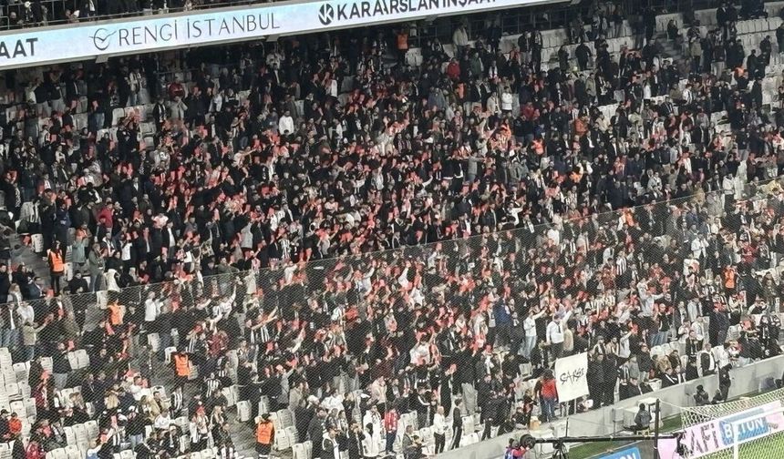 Beşiktaş Taraftarlarından MHK'ya Kırmızı Kart Tepkisi